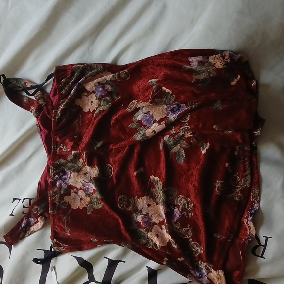 Floral Burgundy Velvet Lanesra Women’s Top Size 2XL - Picture 3 of 6